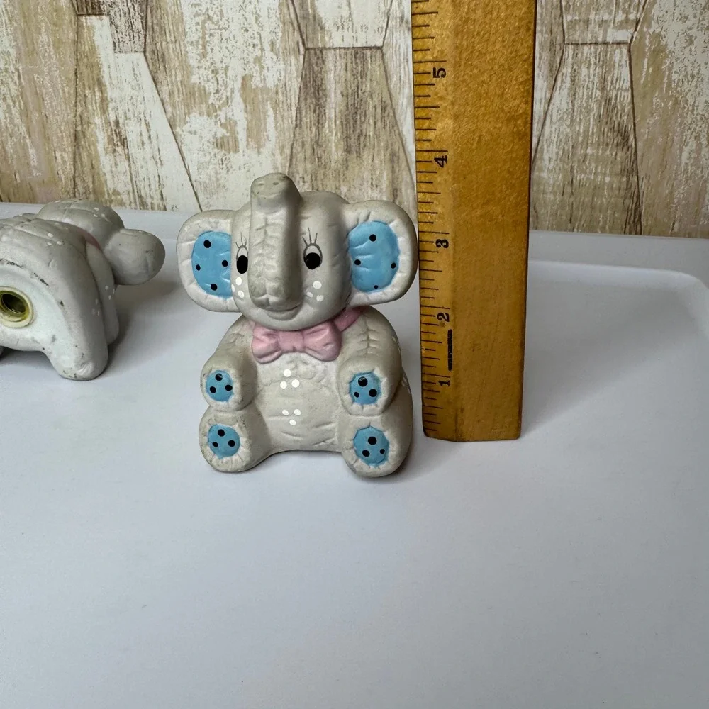 Vintage 90's Ceramic Elephant Salt‎ and Pepper Shaker Anthropomorphic